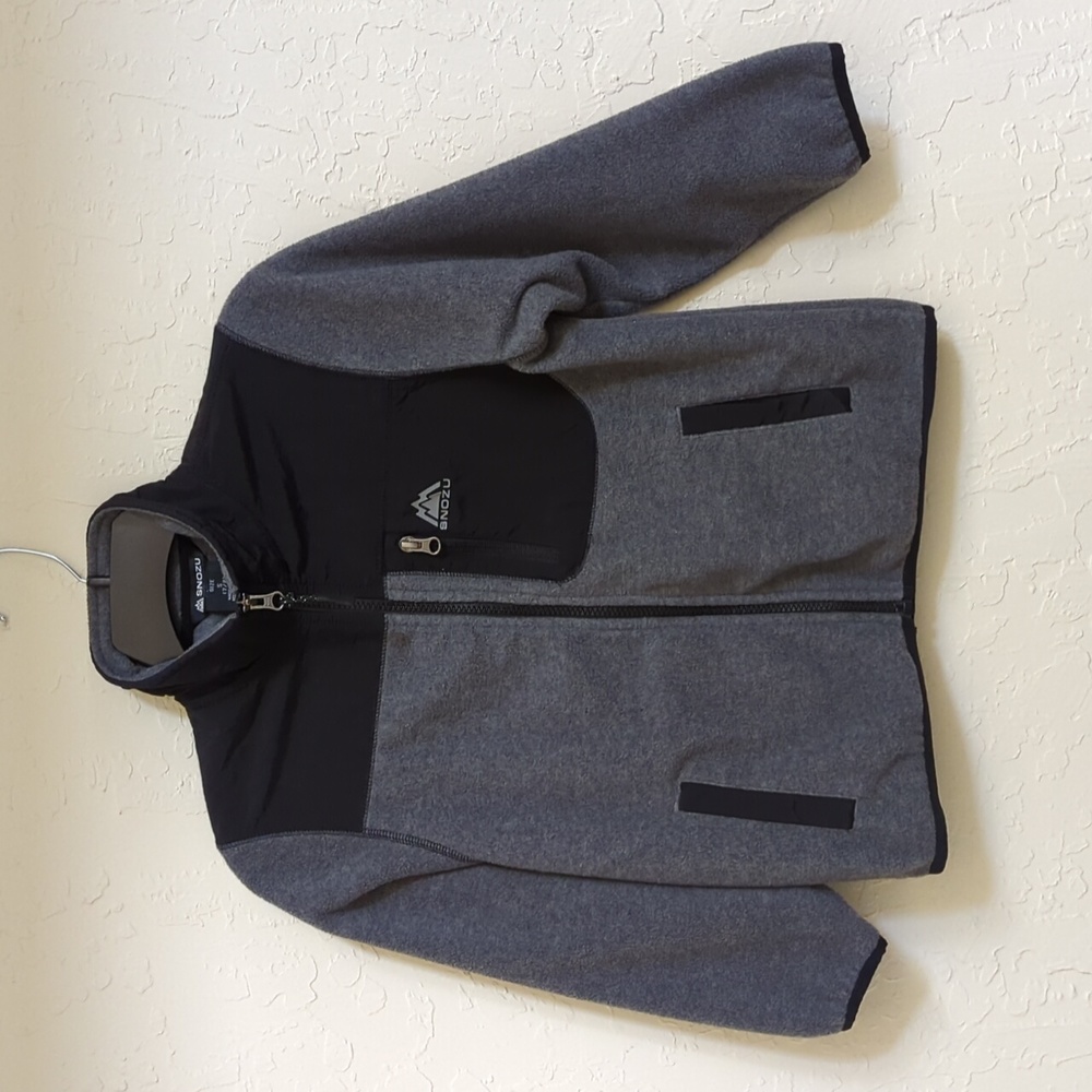 Snozu Boys Gray and Black Fleece Full Zip Jacket with Pockets Size Small 7-8